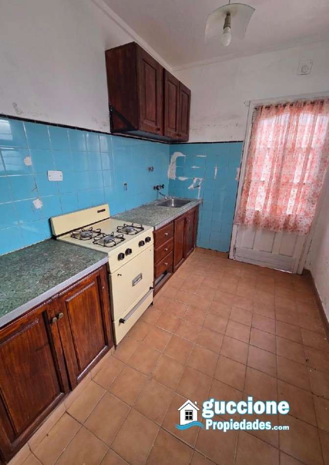 CHALET BARRIO SAN MARTIN 4 AMBIENTES CON COCHERA 