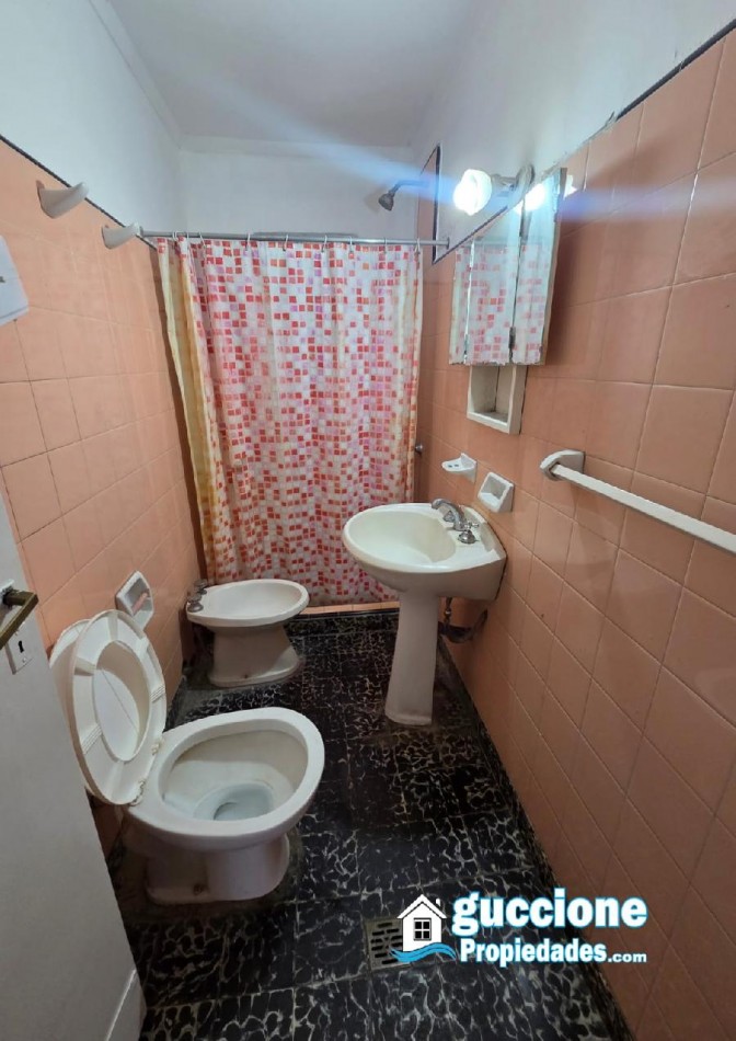 CHALET BARRIO SAN MARTIN 4 AMBIENTES CON COCHERA 