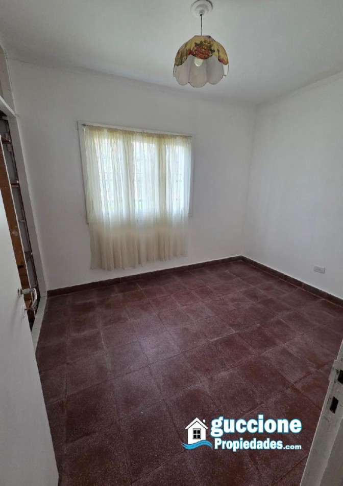 CHALET BARRIO SAN MARTIN 4 AMBIENTES CON COCHERA 