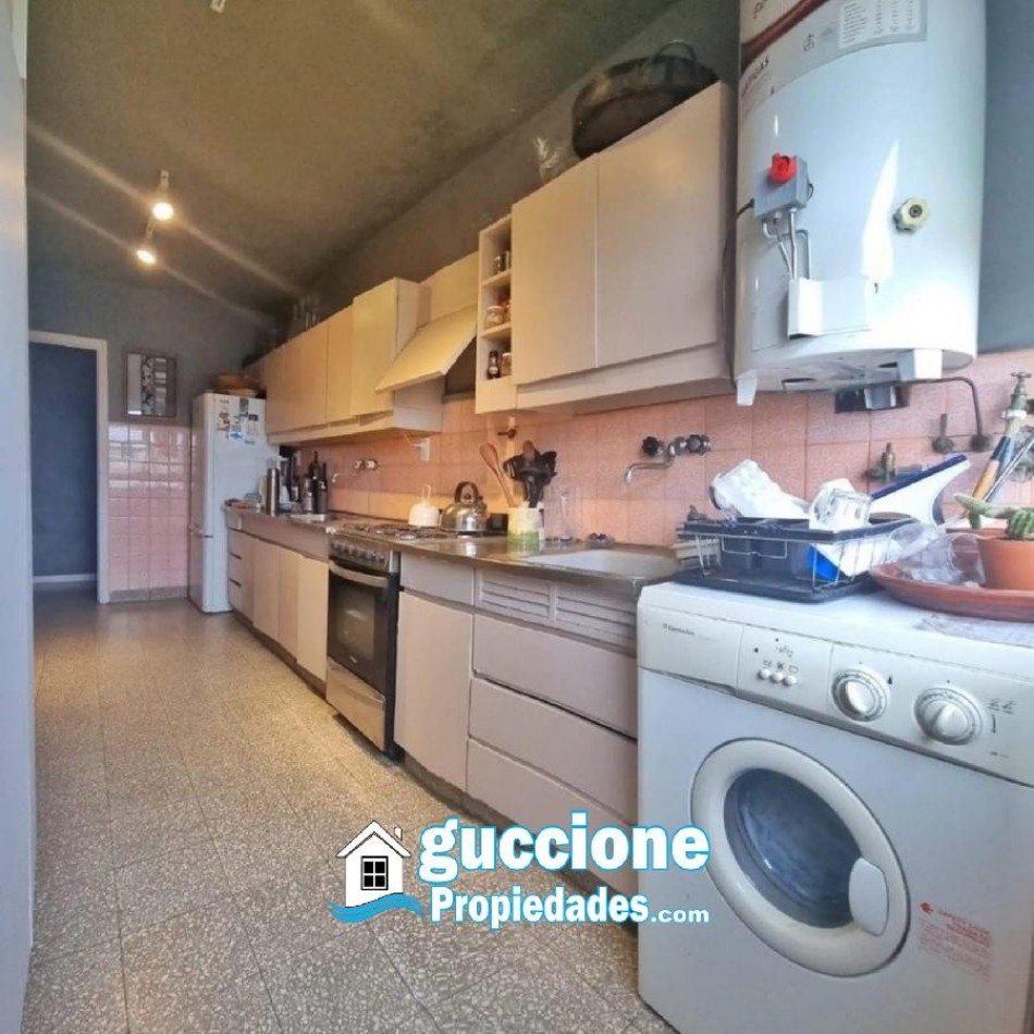 ¡VENDEMOS ESTE HERMOSO DEPARTAMENTO 4 AMBIENTES!! INSTALCION DE GAS Y ELECTRICIDAD NUEVAS!!
