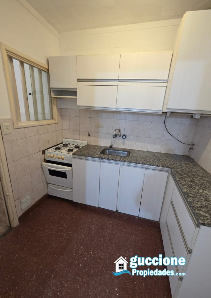 Departamento de 2 ambientes en planta alta