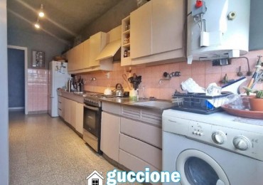 ¡VENDEMOS ESTE HERMOSO DEPARTAMENTO 4 AMBIENTES!! INSTALCION DE GAS Y ELECTRICIDAD NUEVAS!!