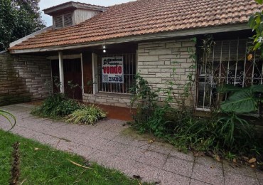 CLASICO CHALET EN BARRIO LAS AVENIDAS 