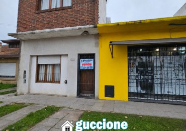 AMPLIA CASA FRENTE MAS LOCAL 
